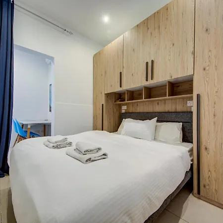 With Terrace 5 Min Walk To Valletta Apartman
