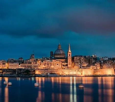 With Terrace 5 Min Walk To Valletta Apartman *