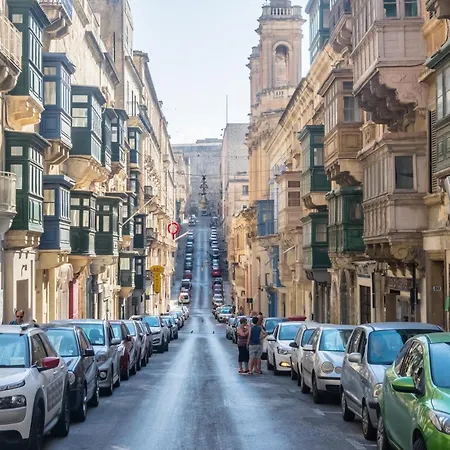 With Terrace 5 Min Walk To Valletta Floriana